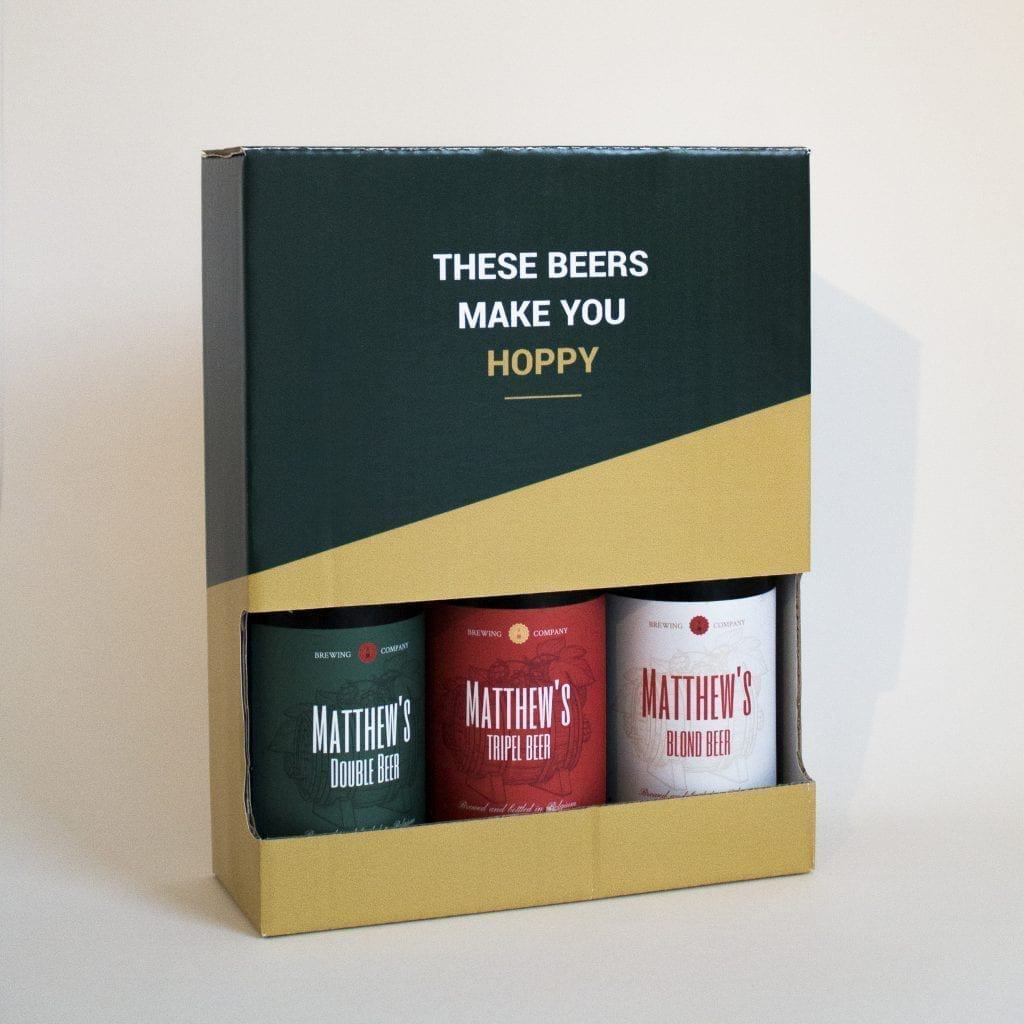 Foto van groene doos met 3 gepersonaliseerde bieren