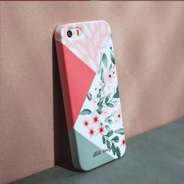 Fot van een telefoonhoesje met kleurijke kleuren