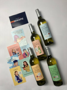 4 foto's met labels over serie mijn slechtste beste vriendin en kaartjes nu niet laura