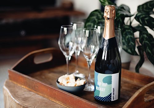 Champagne op dienblad