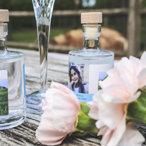Mini flesjes gin als communiecadeau